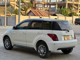 A picture of TOYOTA IST