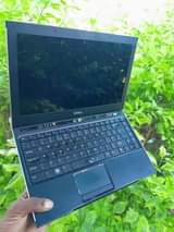 A picture of PC INAUZWA DELL LATITUDE 13 VERY SLIM METALLIC BODY