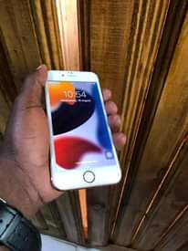 A picture of IPhone 6s Plain