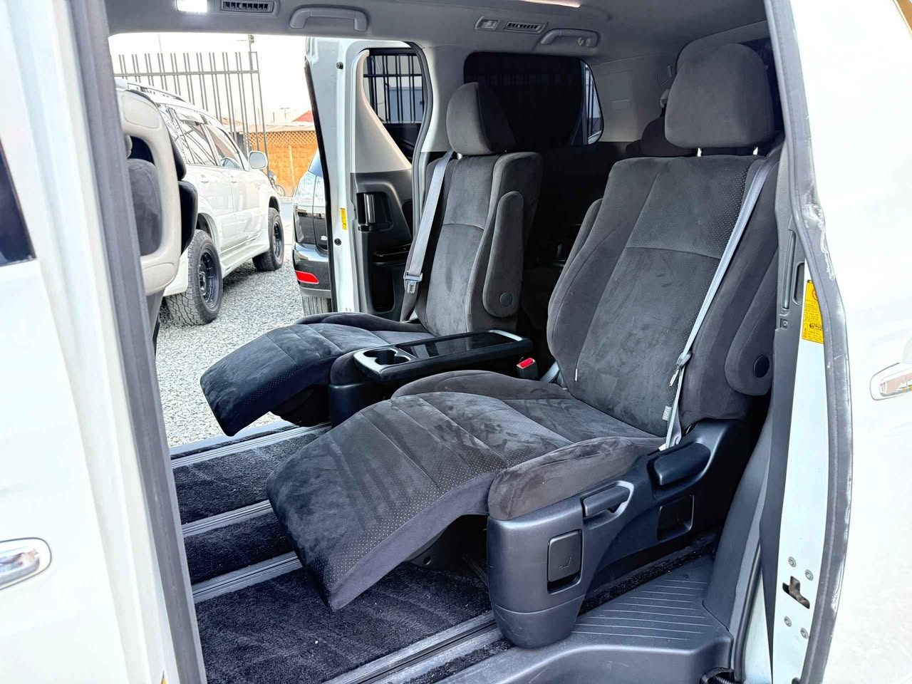A picture of Toyota alphard