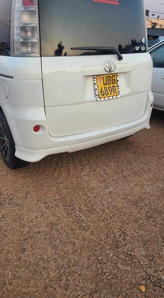 A picture of Toyota Sienta 2008 model Price 20 000 000 