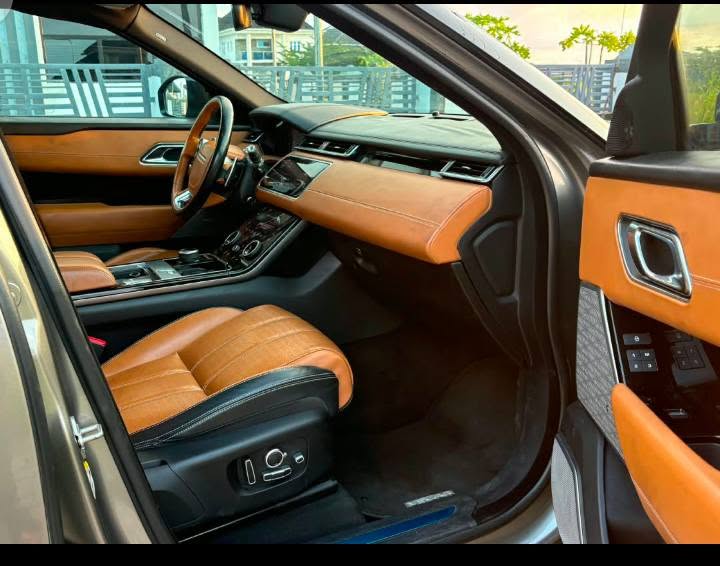 A picture of 2018 Range Rover Velar R Dynamics