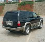 A picture of TOYOTA 4 RUNNER JEEP Raw first body AC chilling Engine