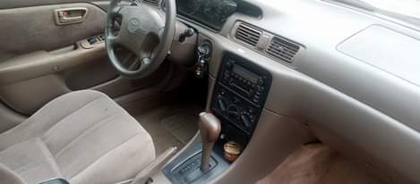 A picture of 2 2 Drop light for sale Fist body First body