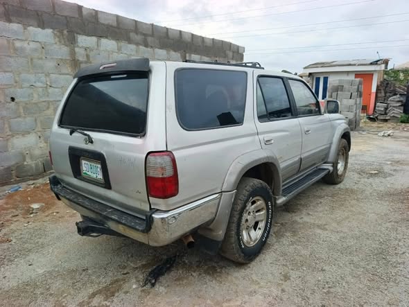 A picture of Toyota 4 runner 2002