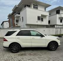 A picture of Mercedes Benz ML350 2013