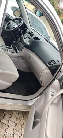 A picture of Toyota Highlander 012