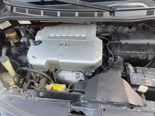 A picture of This is extremely clean Toyota sienna 2008 model first body
