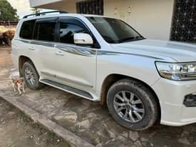 A picture of TOYOTA LANDCRUISER VX