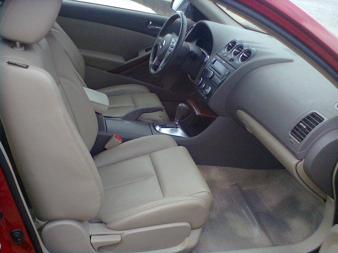 A picture of Nissan altima 2008