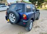 A picture of 1999 Toyota Rav4