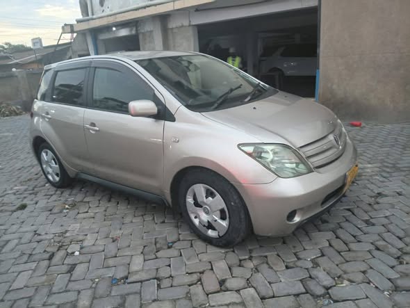 A picture of TOYOTA IST0767058883