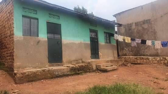 A picture of 2 single rooms for sale make 200k per month