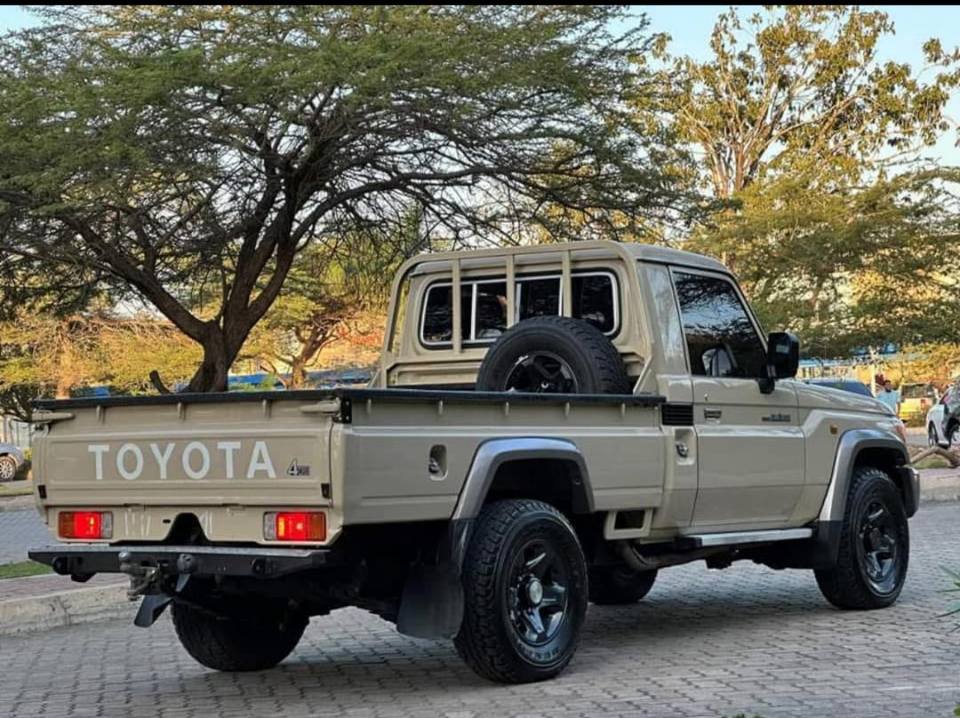 A picture of Landcruiser pickup unregistered for sale