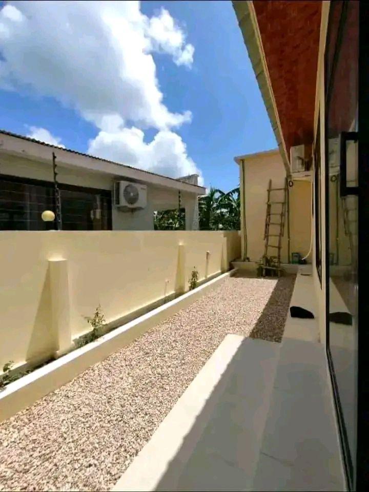 A picture of House for sale in jambian