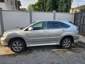A picture of Toyota Harrier 2006