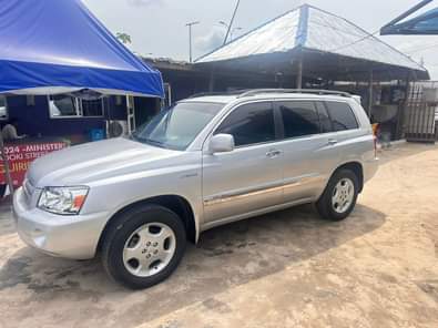 A picture of come carry this overclean highlander for 6 5mill only 0703
