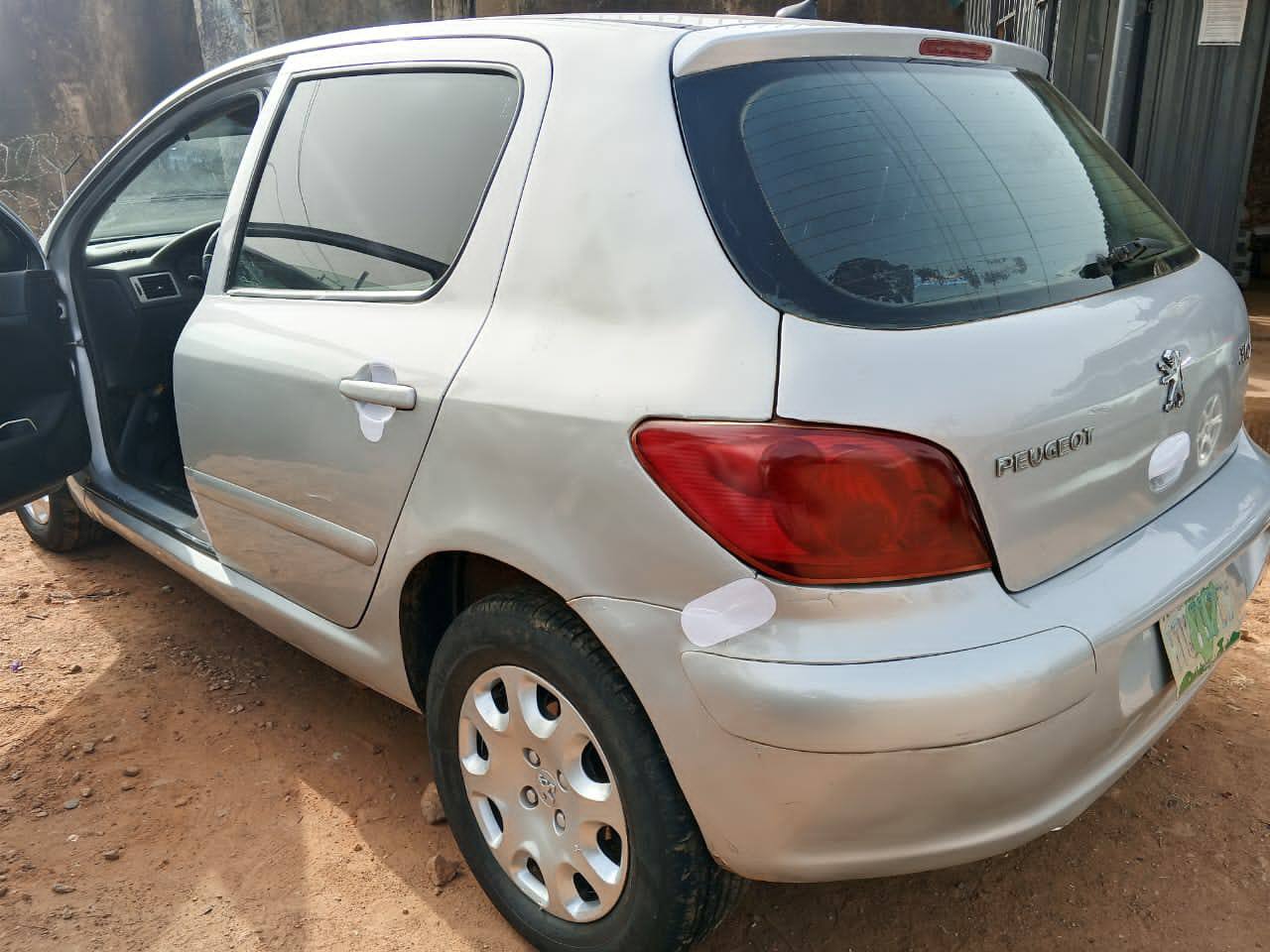 A picture of 307 Peugeot