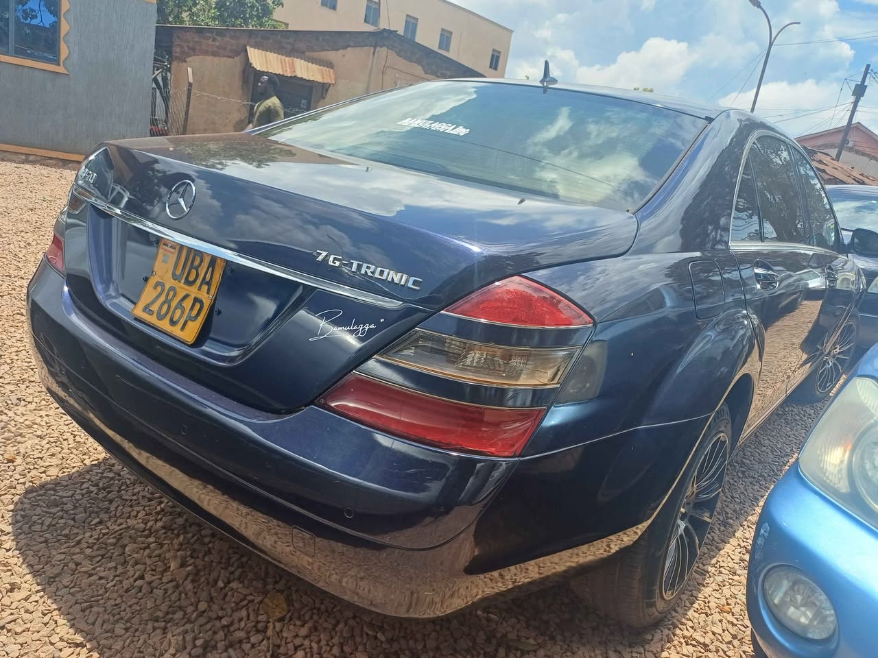 A picture of Benz 350
