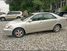 A picture of 2004 model Toyota Camry