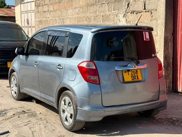 A picture of Toyota Ractis