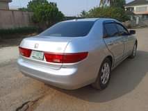 A picture of Honda EOD 2005 neat in and out V6 engine