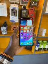 A picture of IPHONE 11 PRO MAX 256GB NJOO DUKANI 950 000
