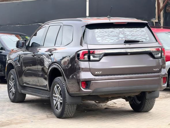 A picture of FORD EVEREST XLT ONSALE