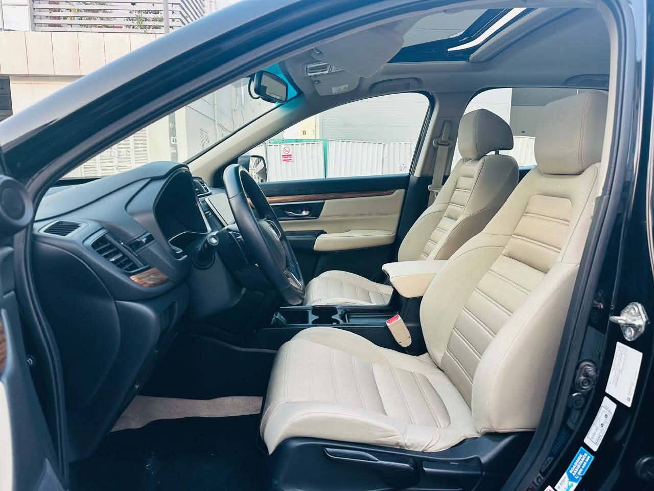 A picture of Honda CRV gcc car model 2019 971566482809
