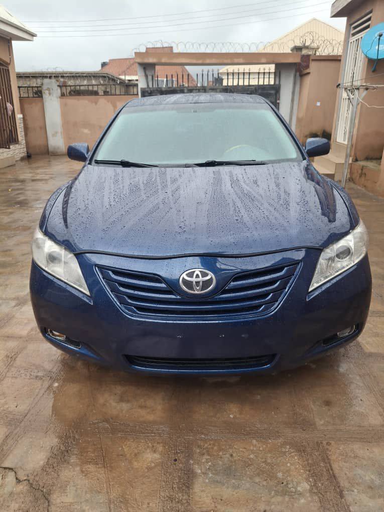 A picture of Sharp 2008 Toyota camry 4 plug