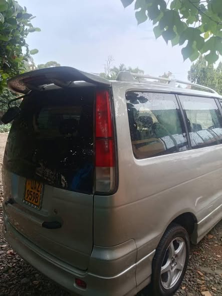 A picture of Toyota Noah