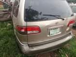 A picture of Neatly used sienna 2000 model with untempered engine and gear