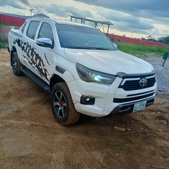 A picture of Toyota Hilux 012 Lifted to 2017