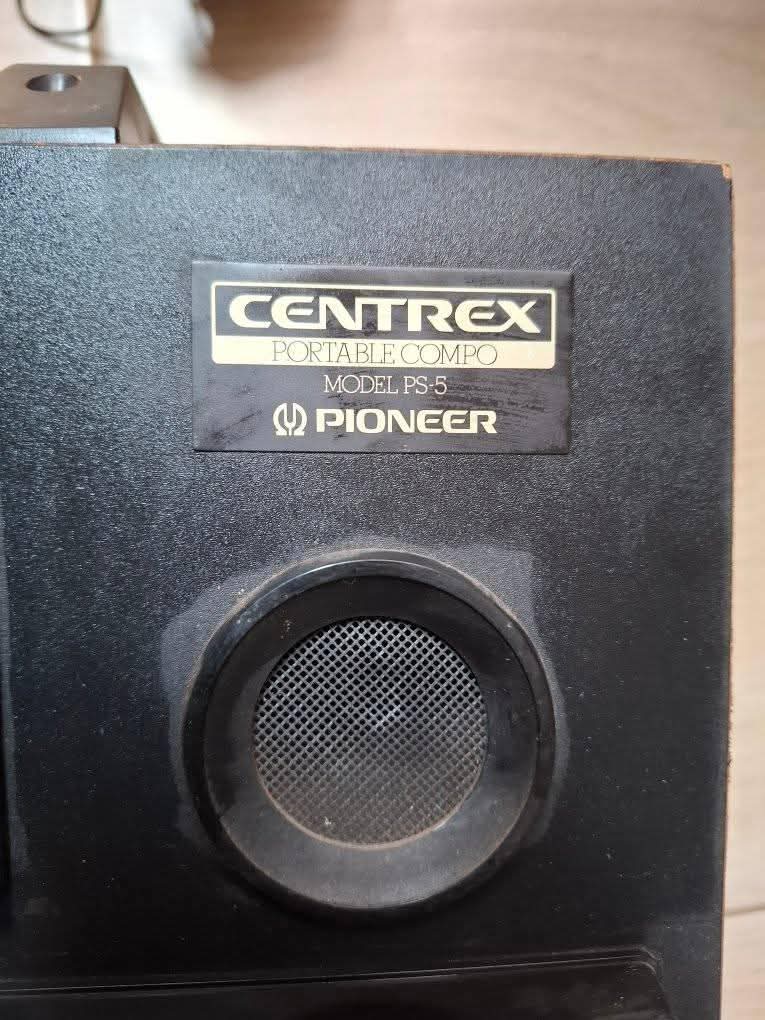 A picture of Domestic speakers