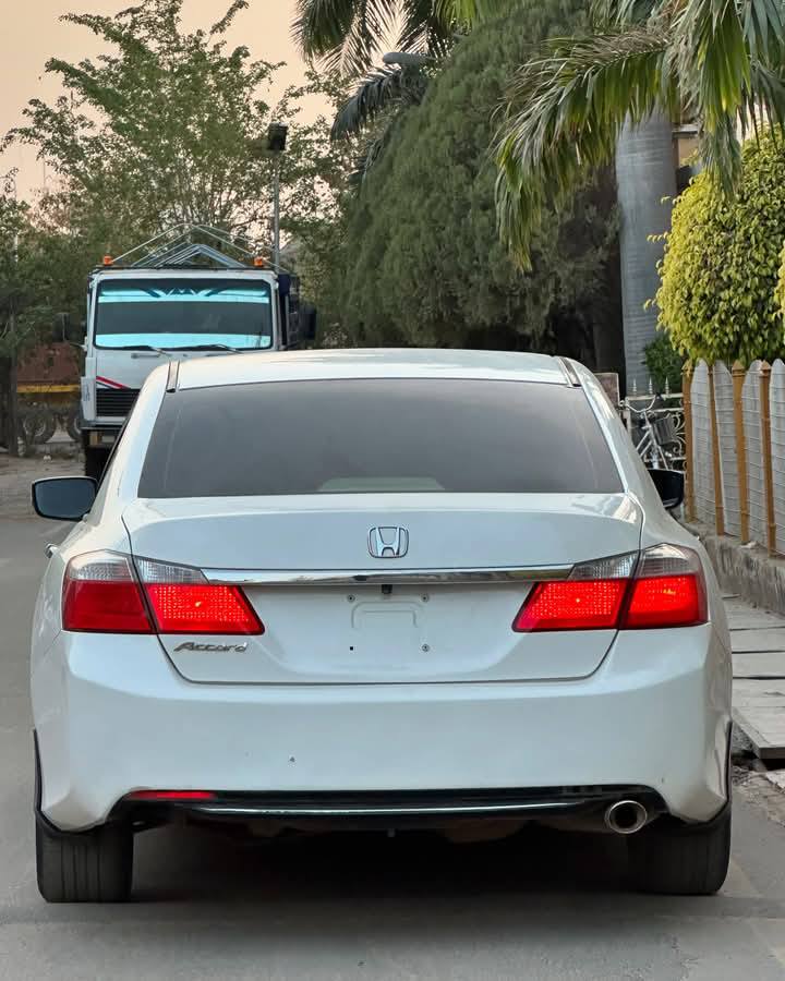 A picture of Slightly used Honda Accord 2013
