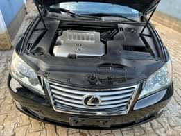A picture of Lexus ES350 2012 model Registered but not used toks standard