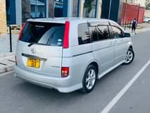 A picture of TOYOTA ISIS