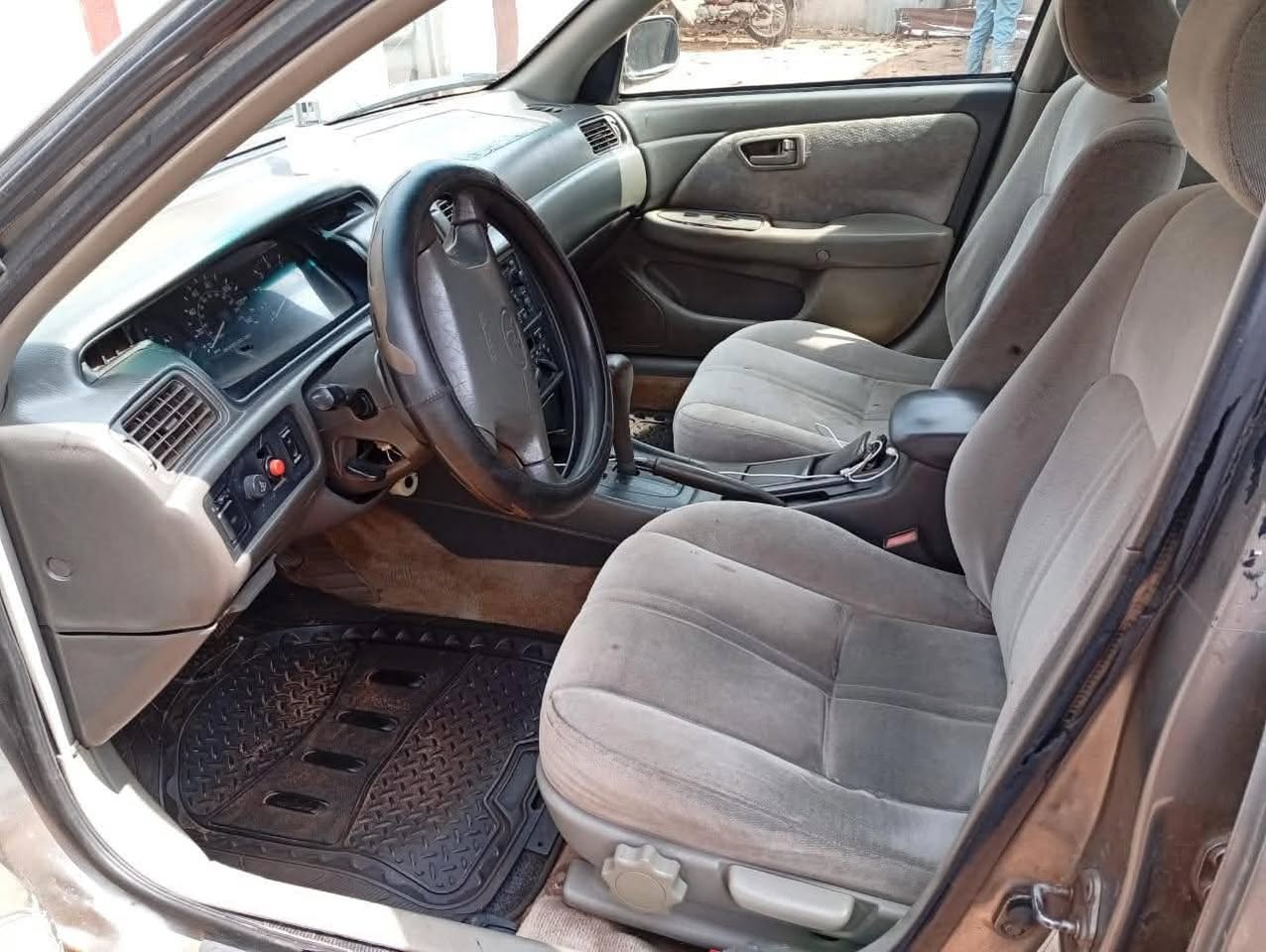A picture of 2002 Toyota Camry 2002