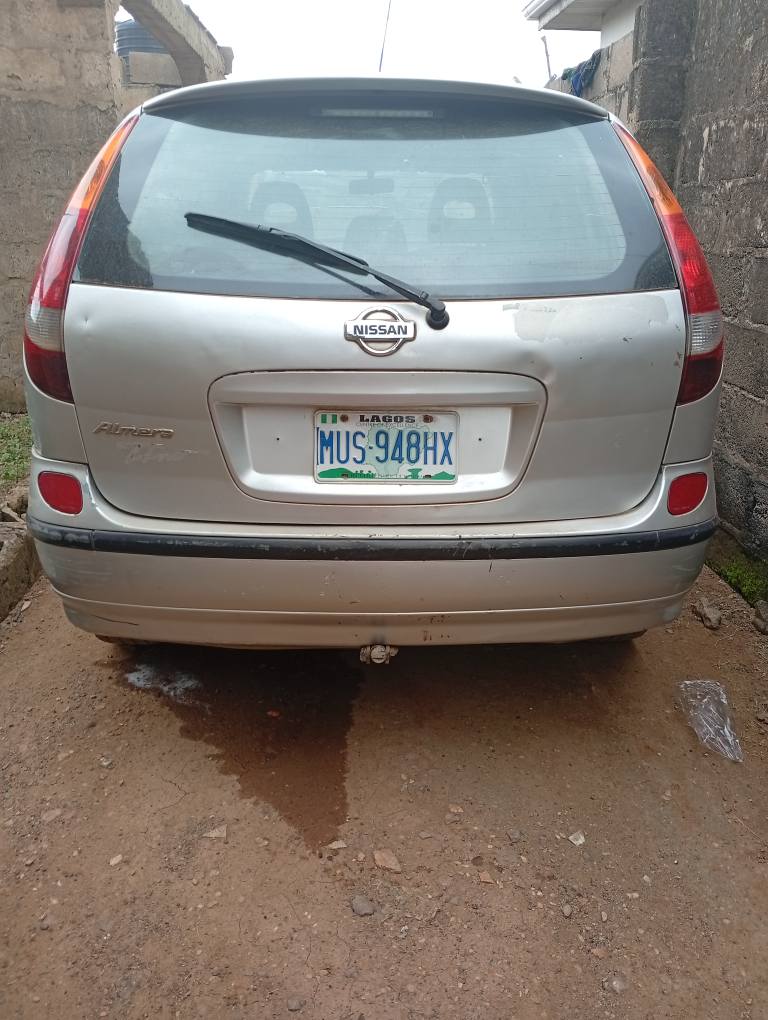 A picture of Nissan Amera tino