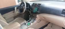 A picture of Toyota Highlander 2012