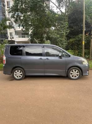 A picture of Toyota noah 2008 model 1800cc 24 5 million Call 0757953488