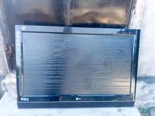 A picture of LG INCHES 22 BEI 120k LG INCHES 37 LCD BEI
