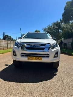 classifieds/cars isuzu