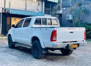 A picture of Inauzwaa Toyota Hilux Tsh 42M For sale Toyota Hilux U