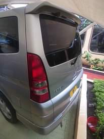 A picture of Nissan Serena safi sana