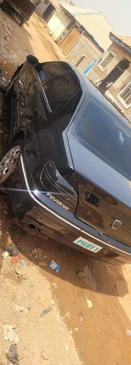 A picture of Car