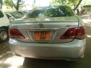 A picture of TOYOTA CROWN 0620356906