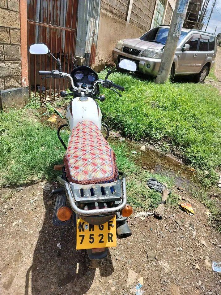 bajaj boxer