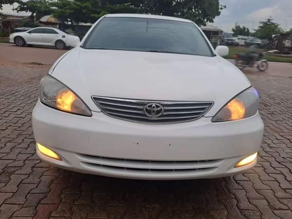 A picture of Super Clean 2006 Toyota Camry Everything untampered including AC N4