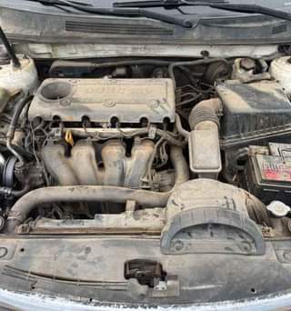 A picture of Clean Nigerian Used White Kia Optima 2009